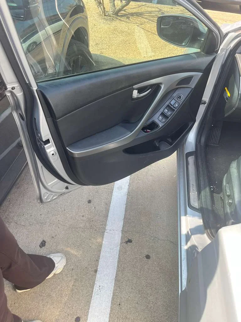vehicle door and lock area checked after a key problem, real company service photo 1